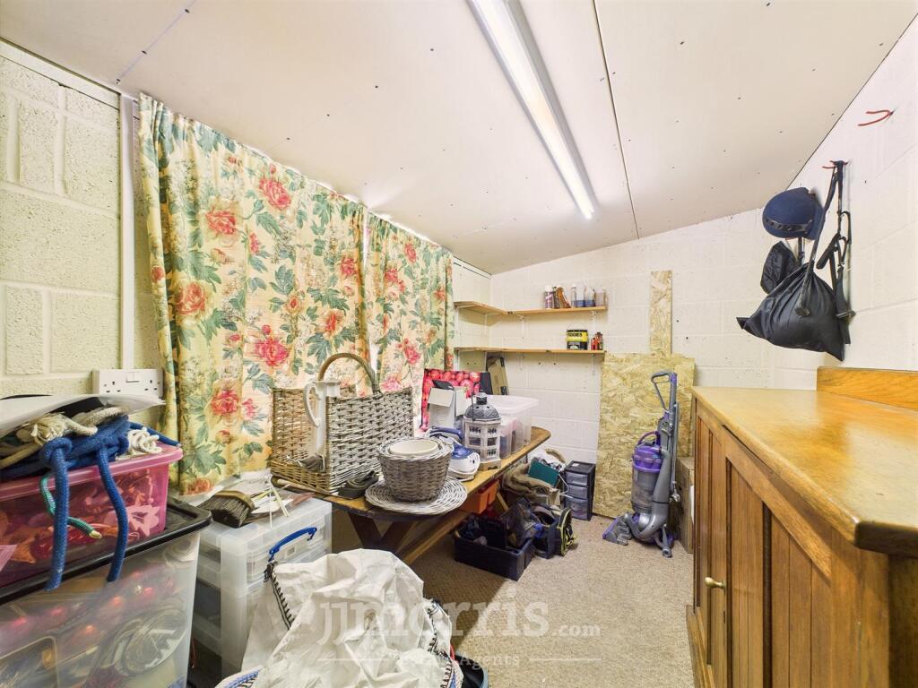 Lean to Store Shed/Home Office/Studio