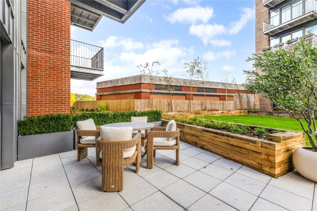 Show Apartment