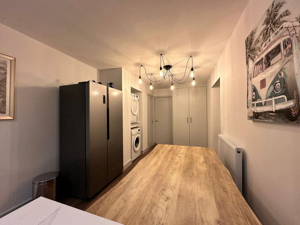 Communal Kitchen/Dining Area