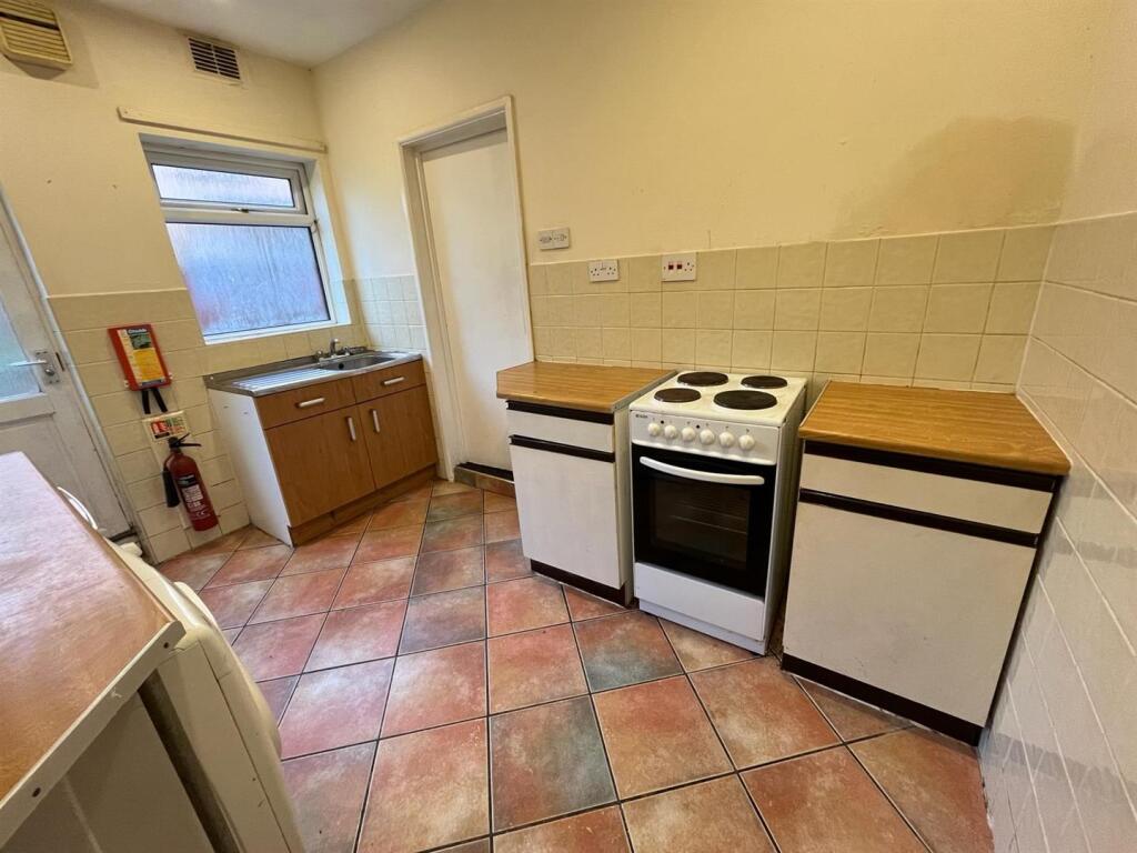 Kitchen Pic 1