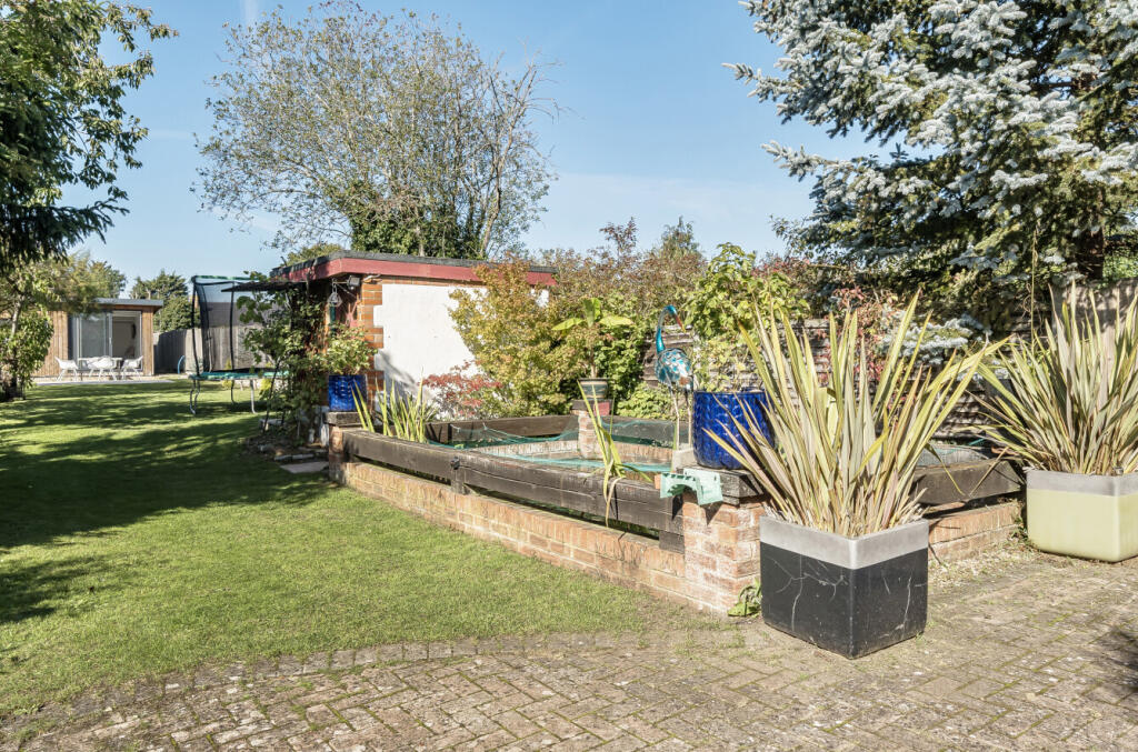 1360652-11-68dbbf...