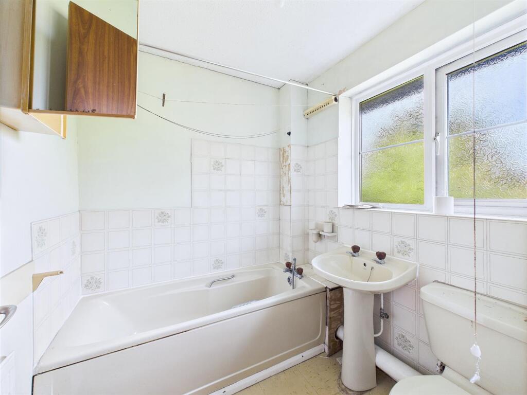 7 - 1 bedroom mid terrace.jpg