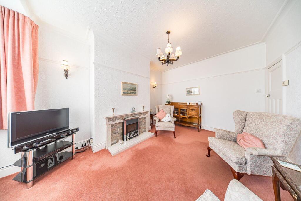 16 Old Lane sitting room 2.jpg