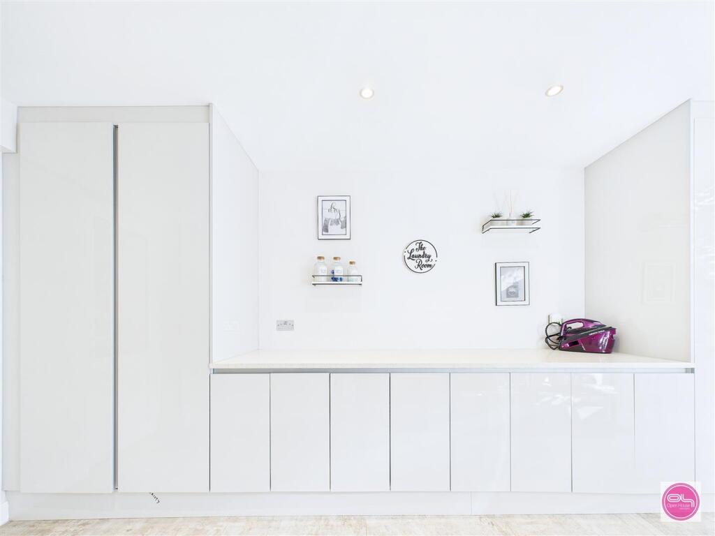 Cranfield Avenue, Church Gresley (17).jpg