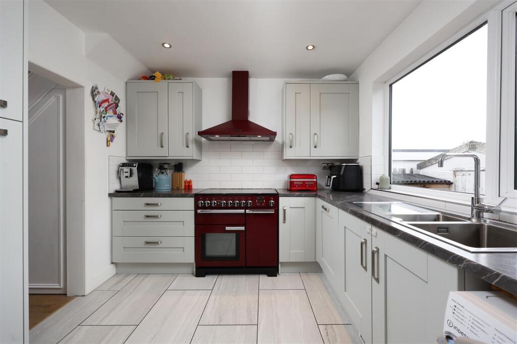 3 Lyndhurst Road 6.JPG