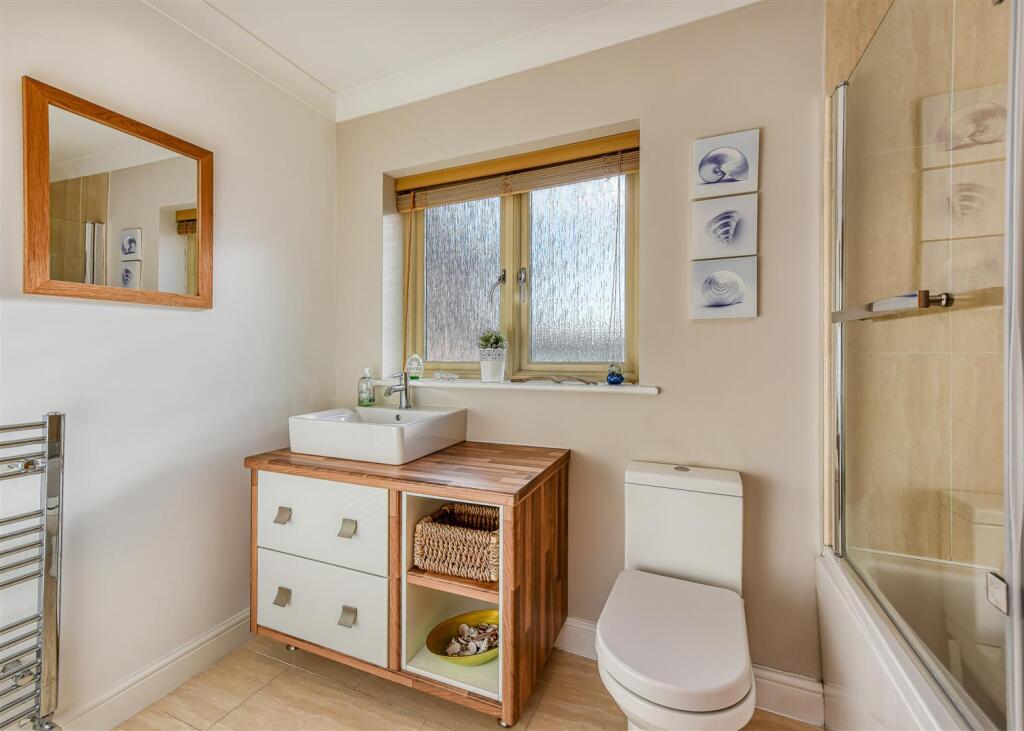 32 Post Office Road-bathroom.jpg