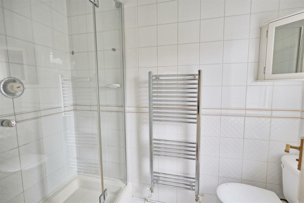 EN-SUITE SHOWER ROOM TO BEDROOM 2