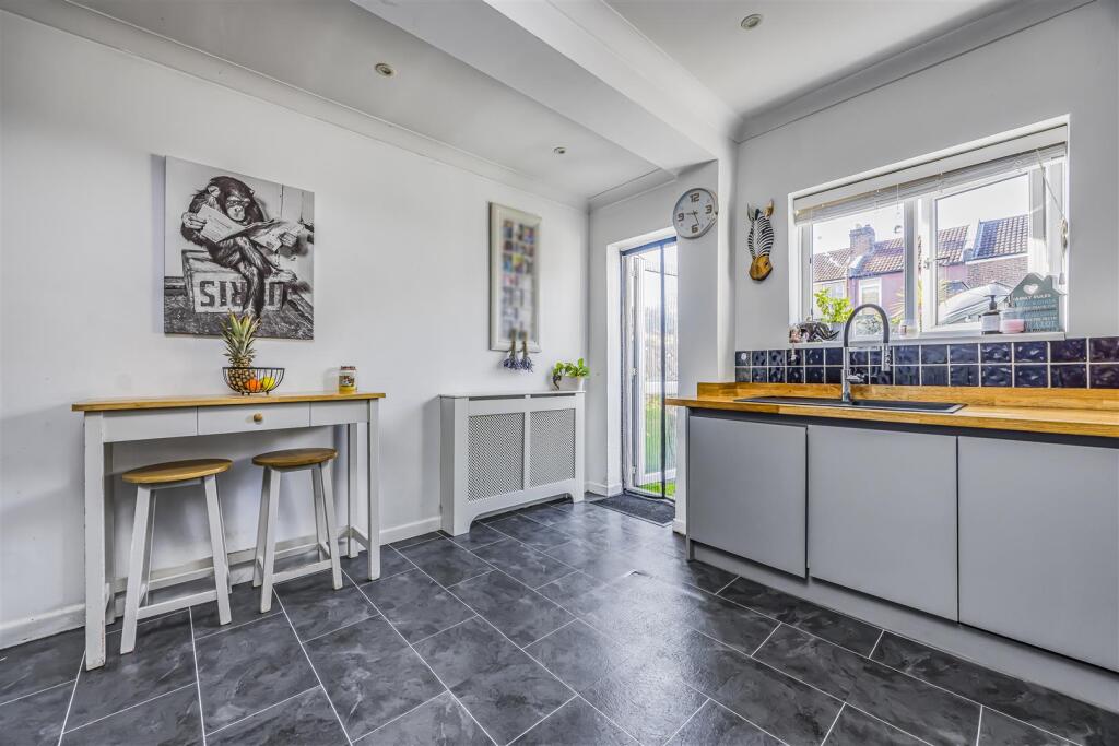 194 Newcome Road, Fratton-PorticoMarketing-SoldBy-