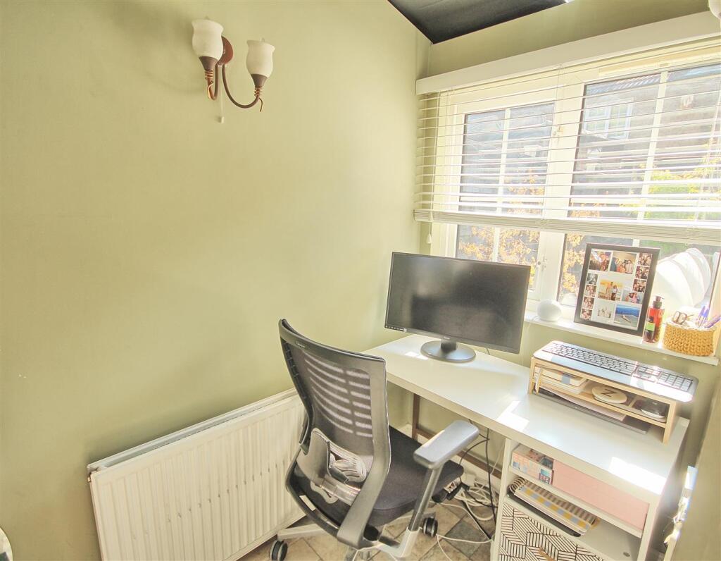 STUDY/HOME OFFICE