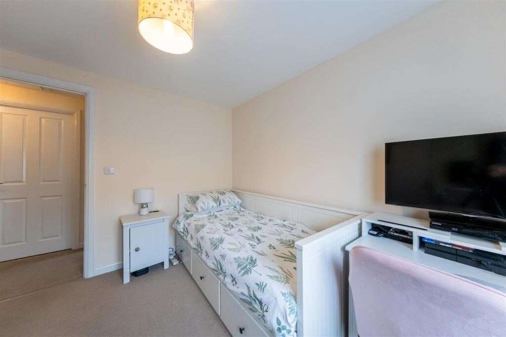 26 Holcroft Drive-009.jpg
