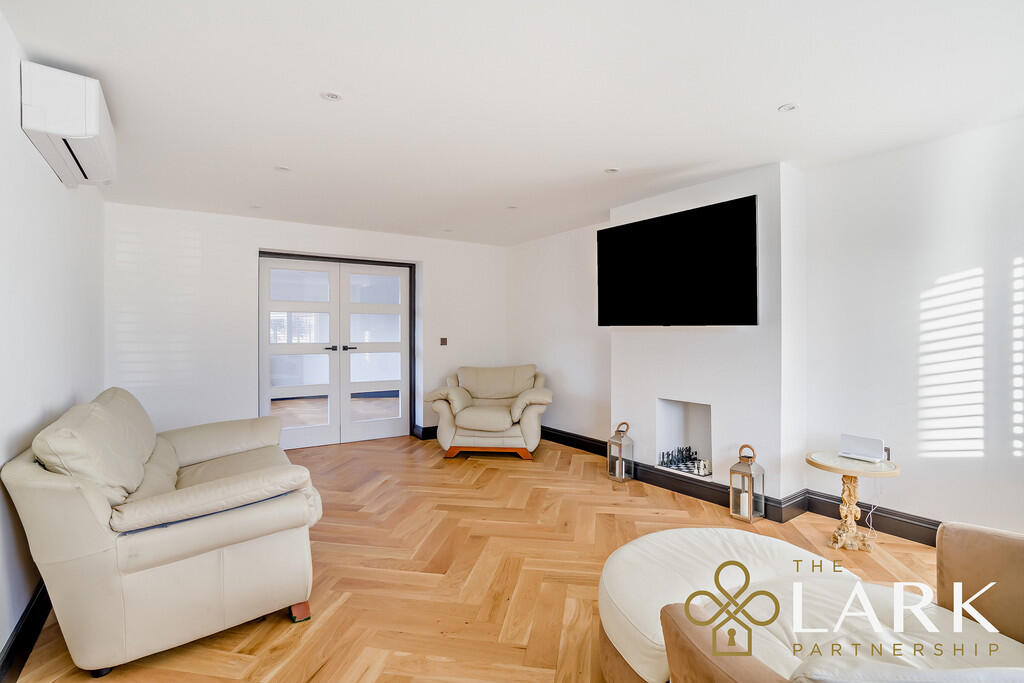 8670872-interiorW...
