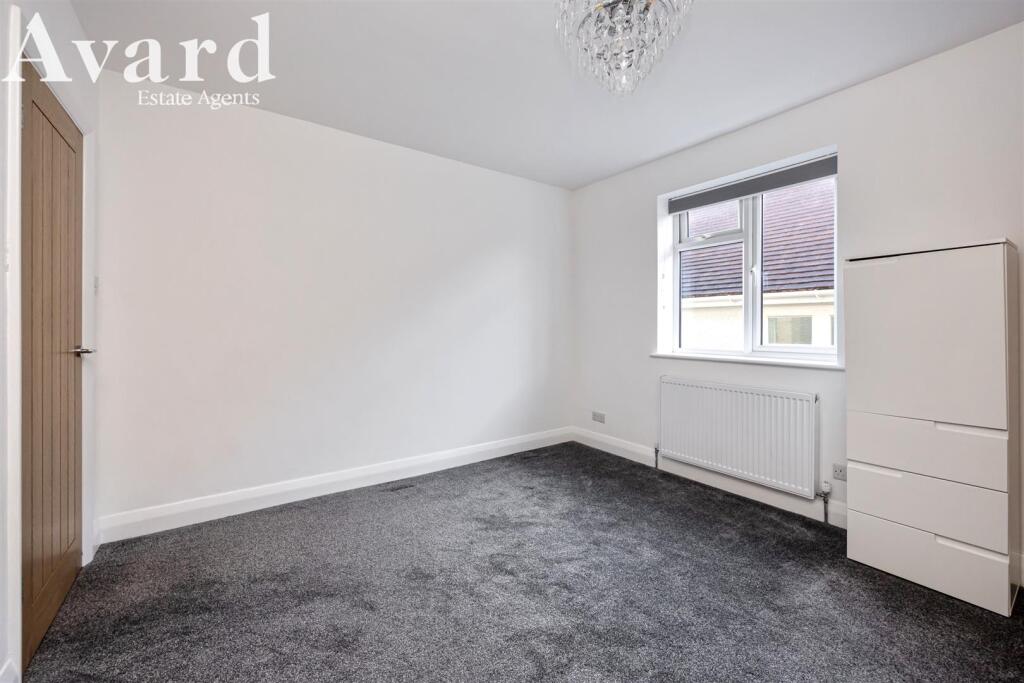 Millcroft Avenue, 5-009.jpg