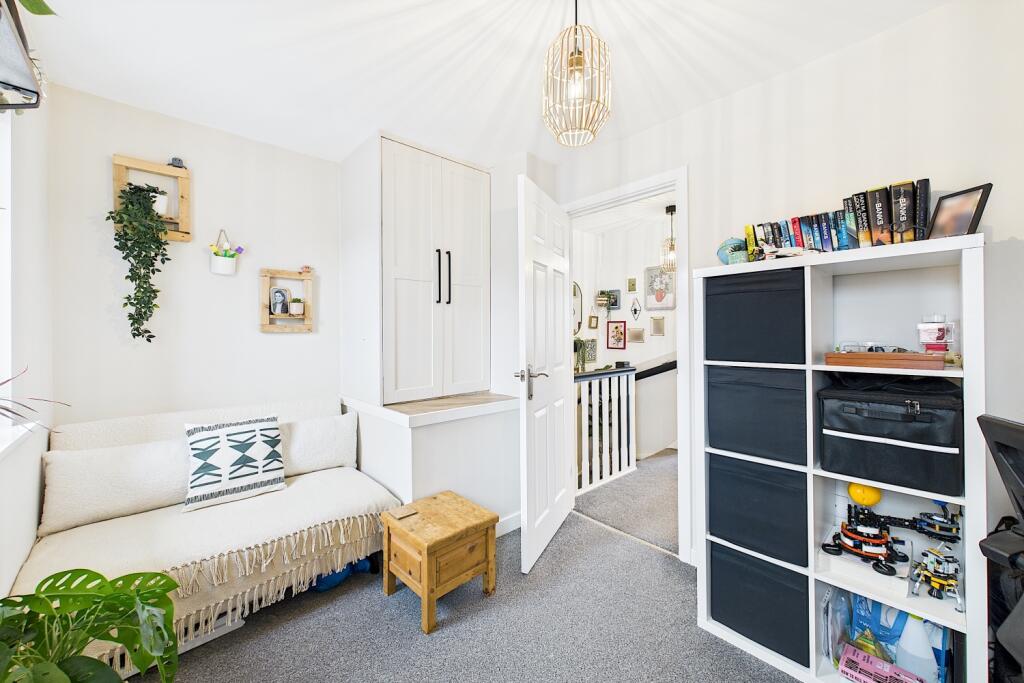 2 English Mews - Bedroom2.2