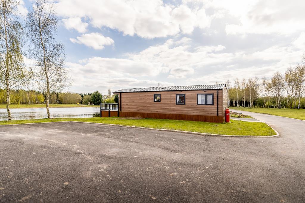 Swan Lake Country Park (Swineshead)-13.jpg