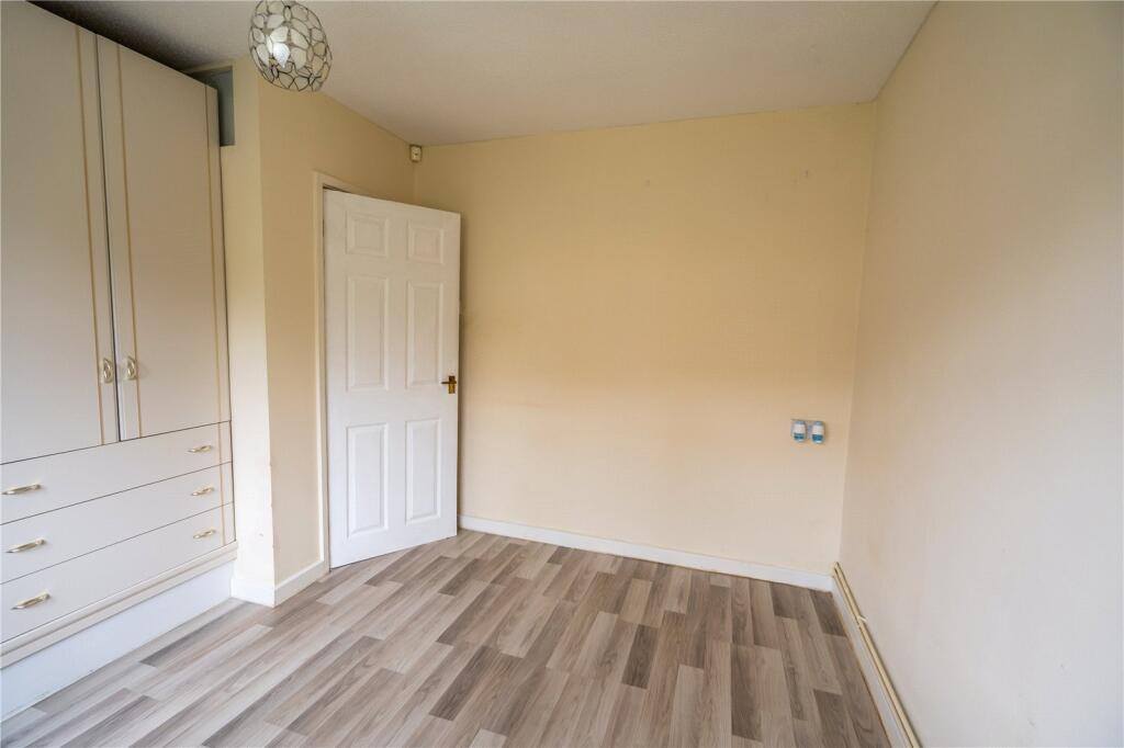 Bedrooom 2 (2)