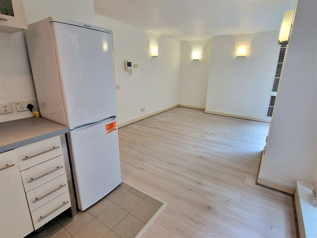 Kitchen/Lounge