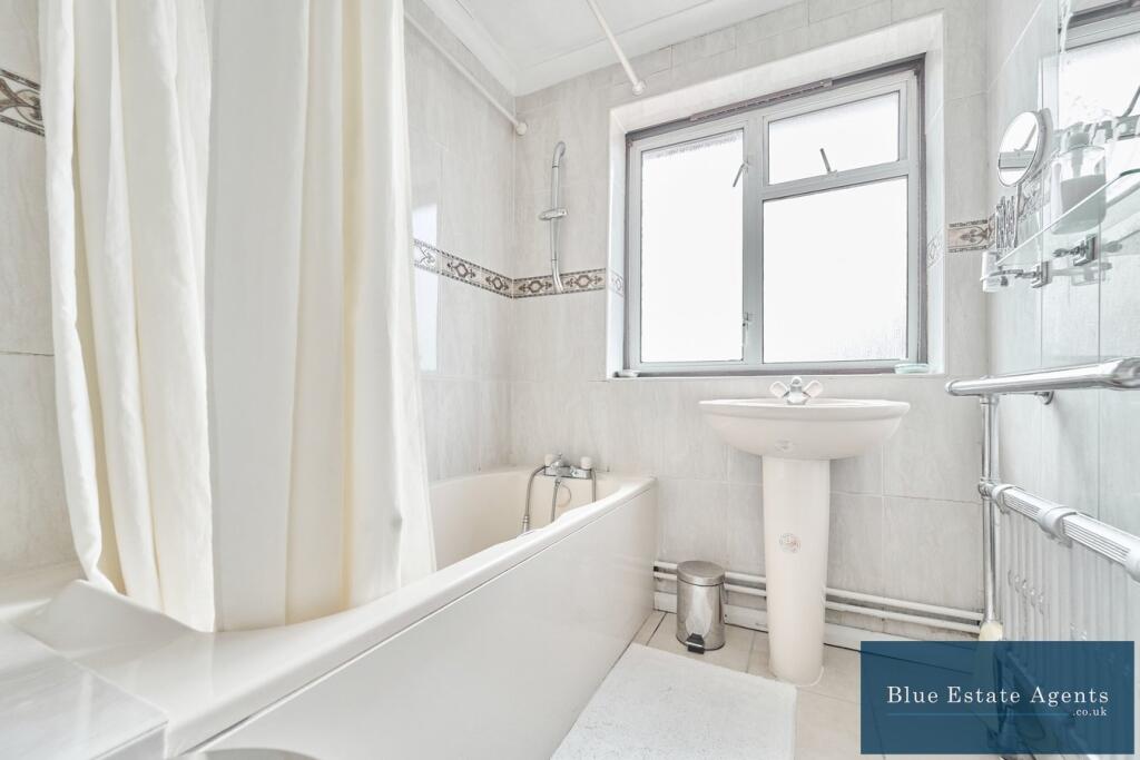 Family Bathroom Suite