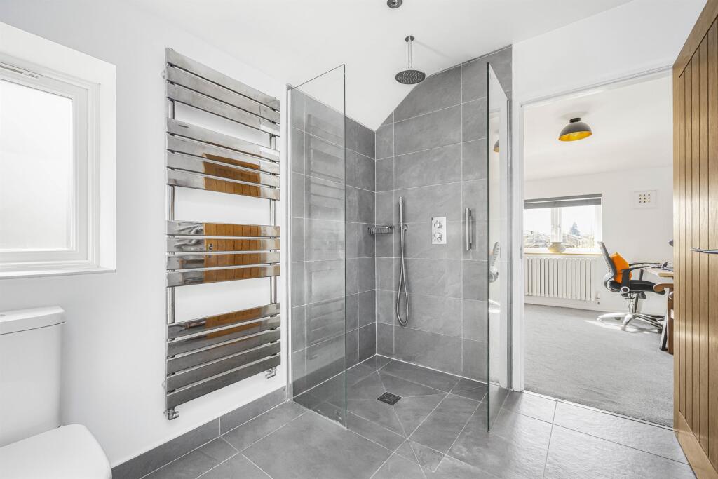En Suite Shower Room