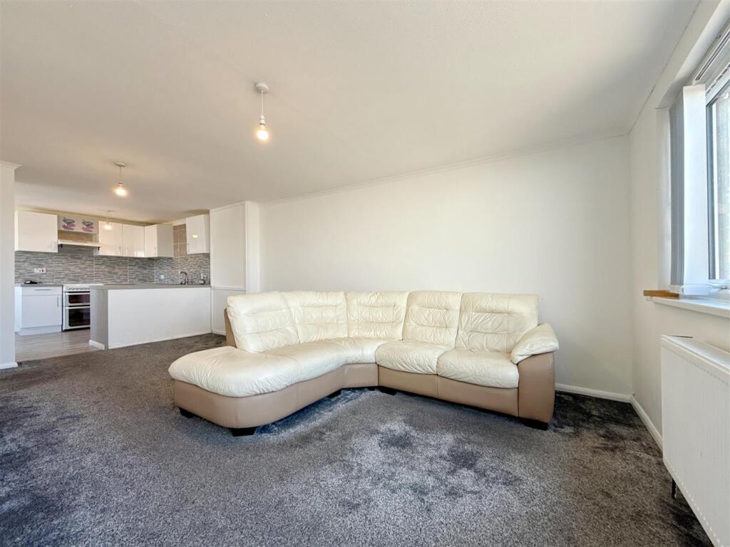 Lounge Area.JPG