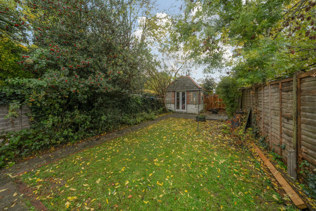 1372487-4-68f9f60...