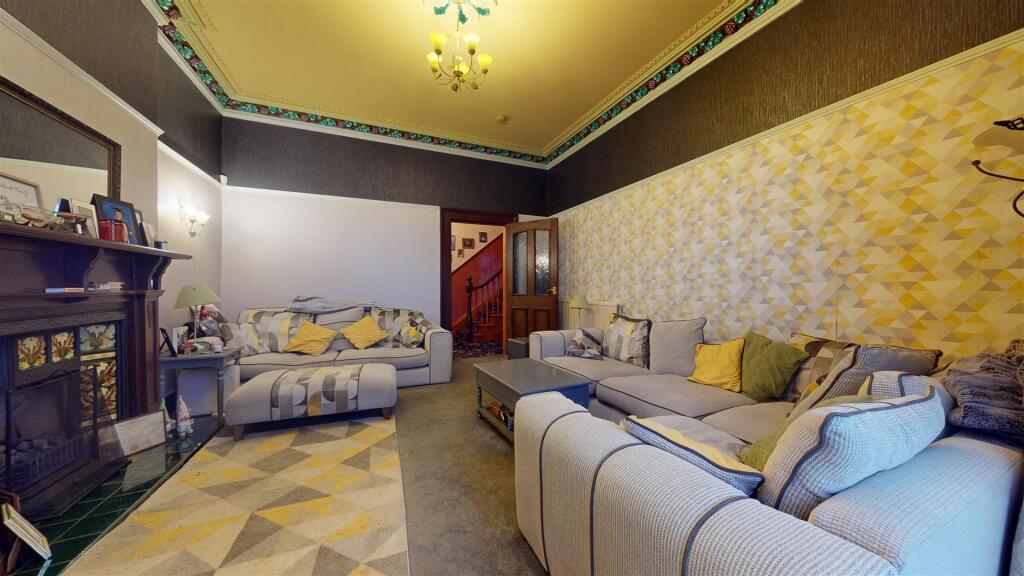 Laurel Road, Reception Room