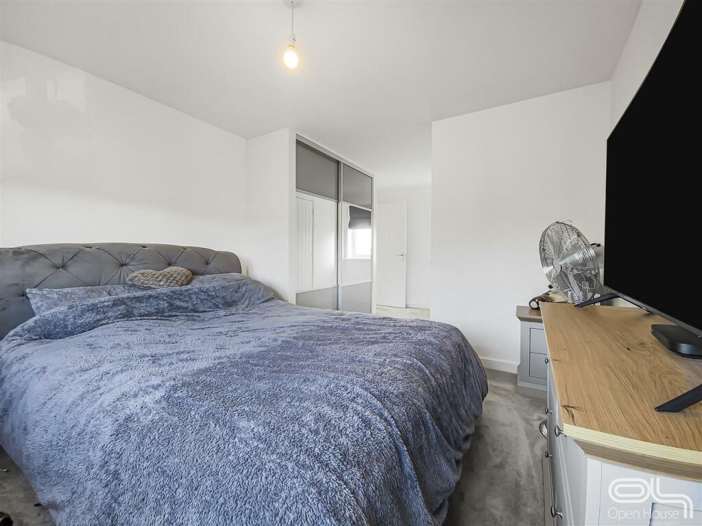 master bedroom (1).jpg