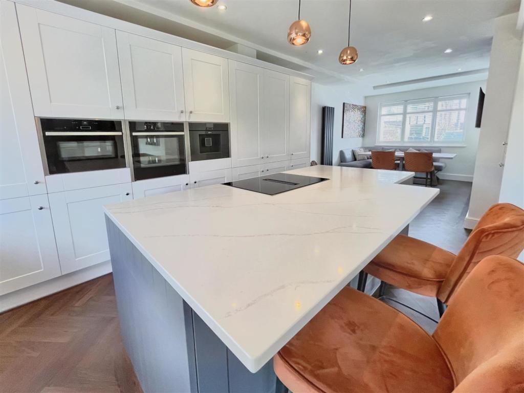 Living &amp; Dining Kitchen 5