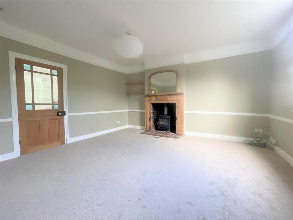 SITTING ROOM