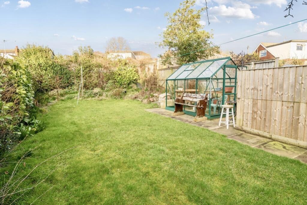 Generously sized rear garden