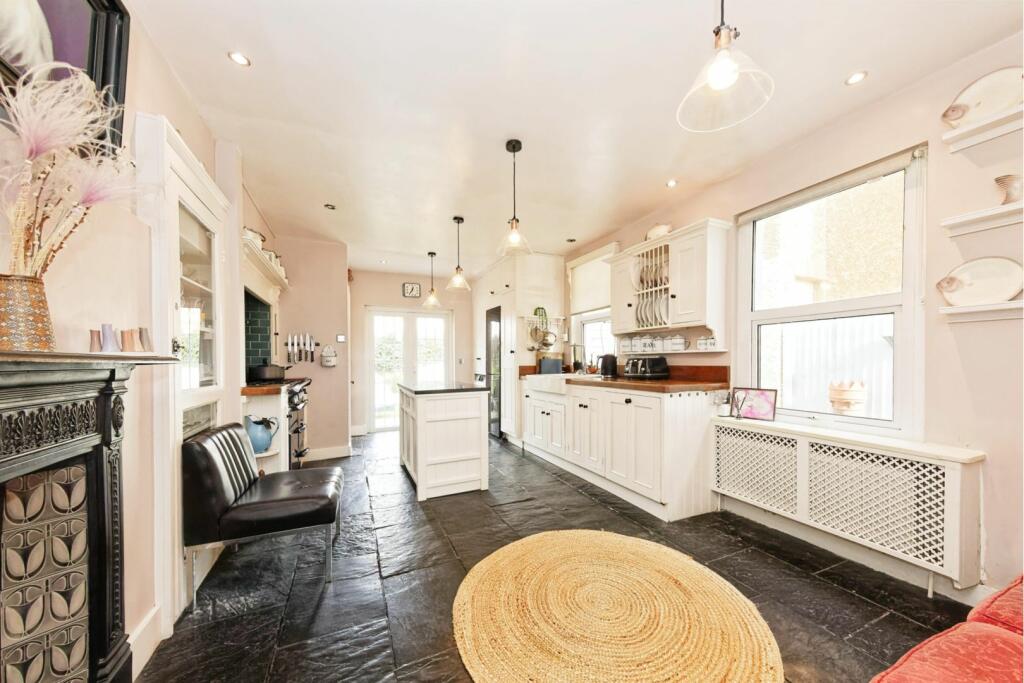 Kitchen/Breakfast