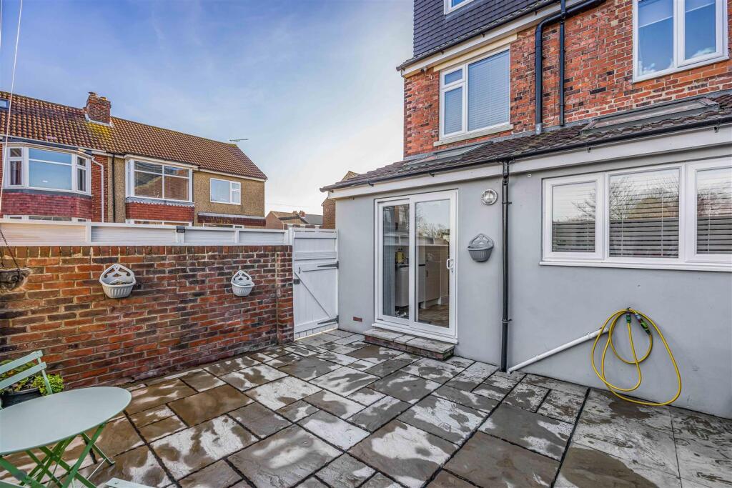 67 Cobden Avenue, Portsmouth-Small-PorticoMarketin