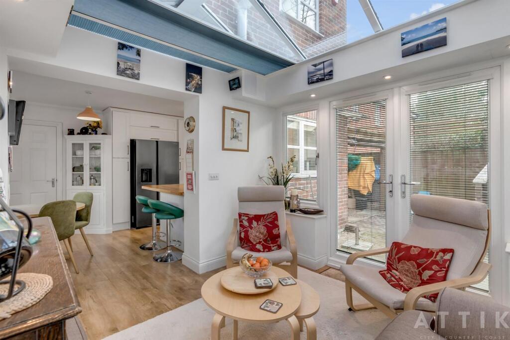 8 Blyth Mews, Halesworth, IP19 8FB (34).jpg