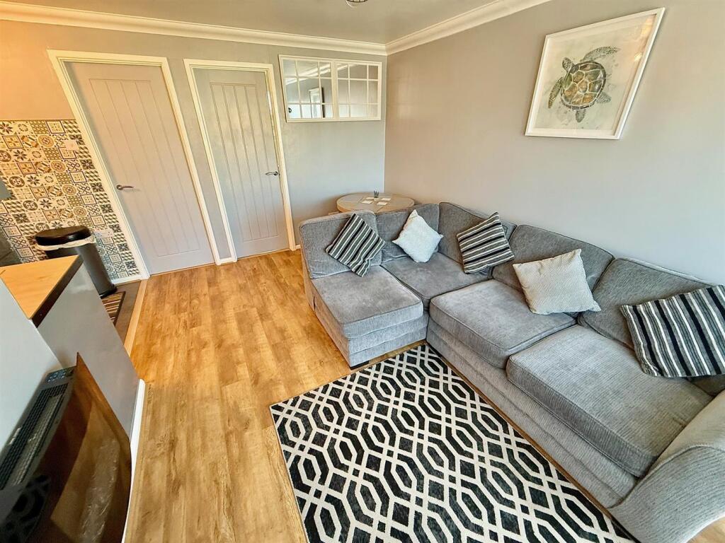 Open Plan Living Room/Dining Area