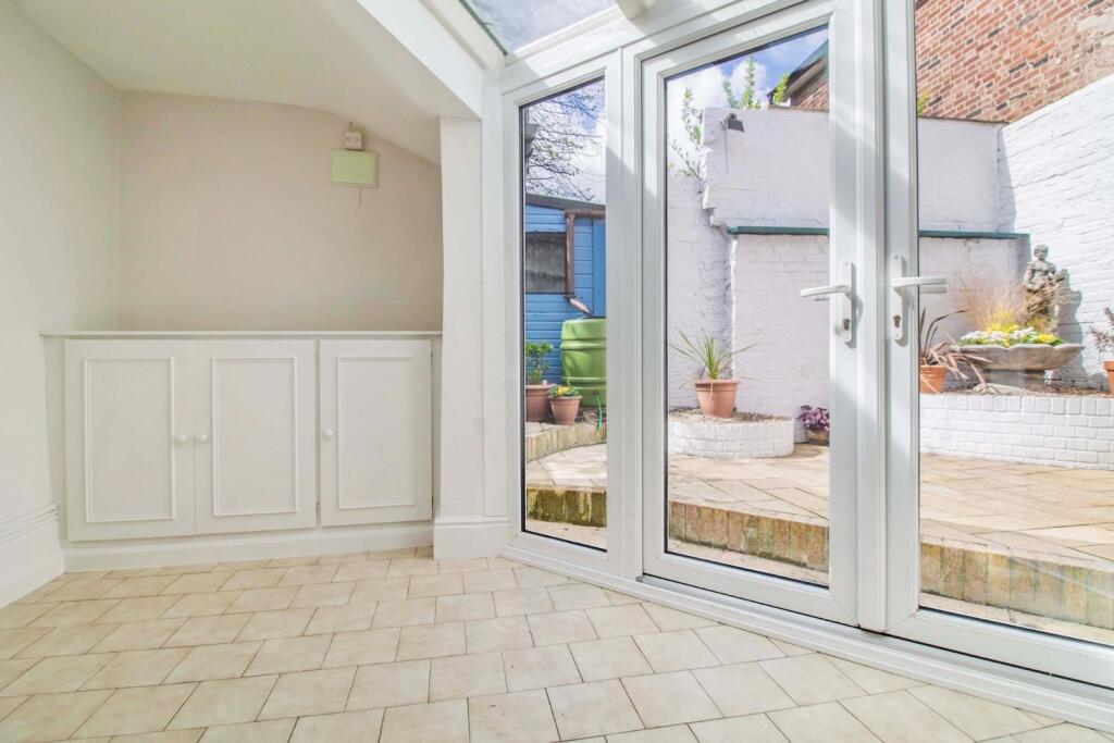 Cobbler's Cottage, Sparhawk Street [Garden Room] 0