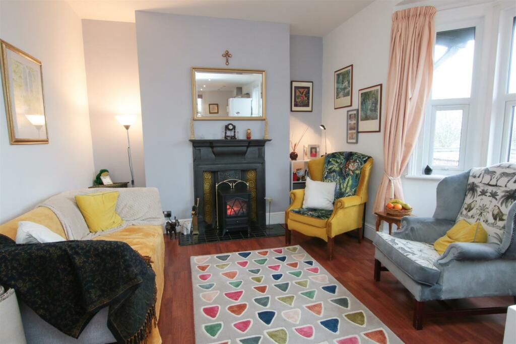 LIVING/ DINING/ KITCHEN