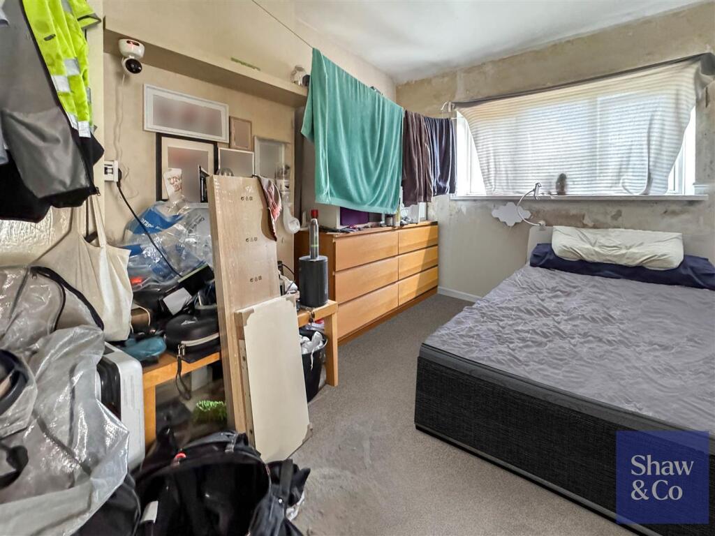 Bed 2.jpeg