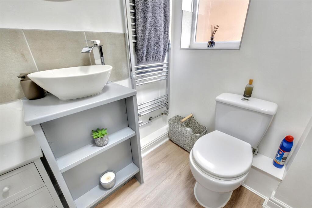 Bathroom_1.jpeg