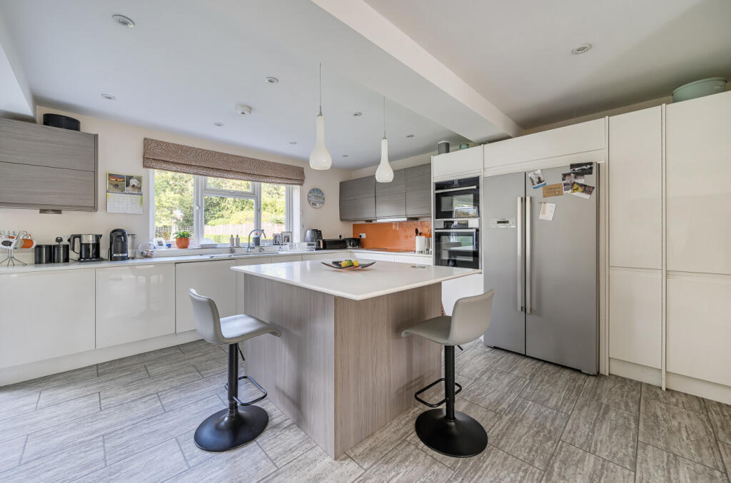 1359067-21-68dab0...