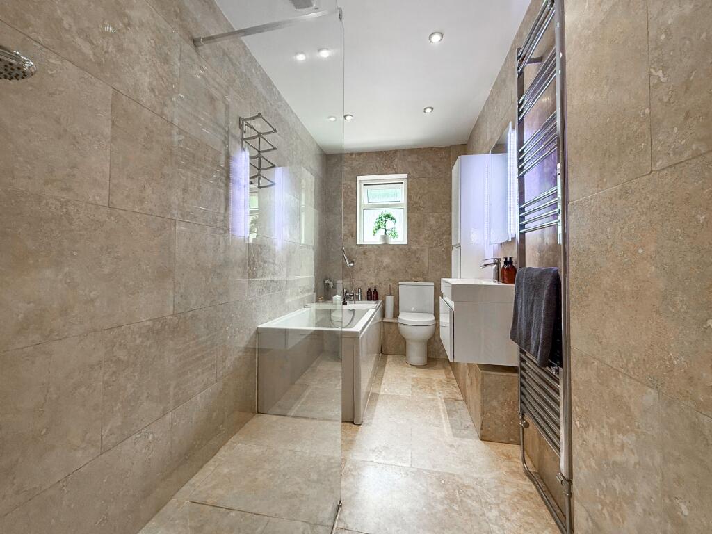 Bath/Shower Room