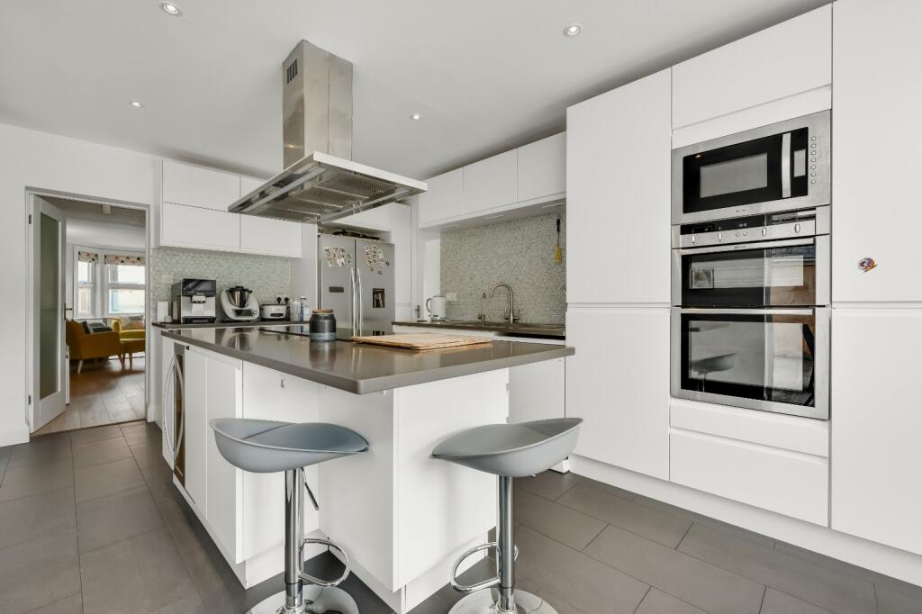 Kitchen/Breakfast Rm