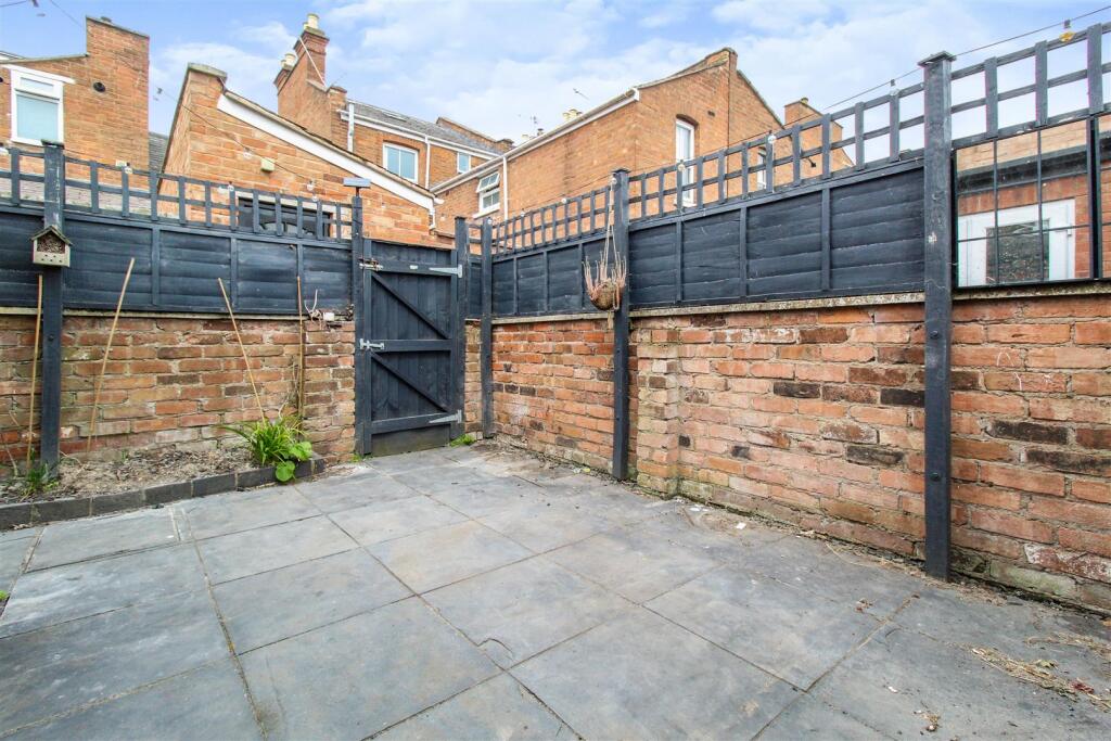Courtyard 2.jpg