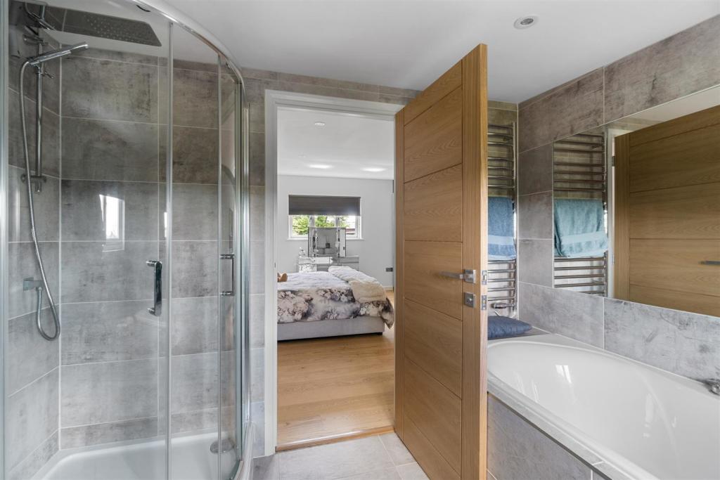 Bedroom1 Ensuite