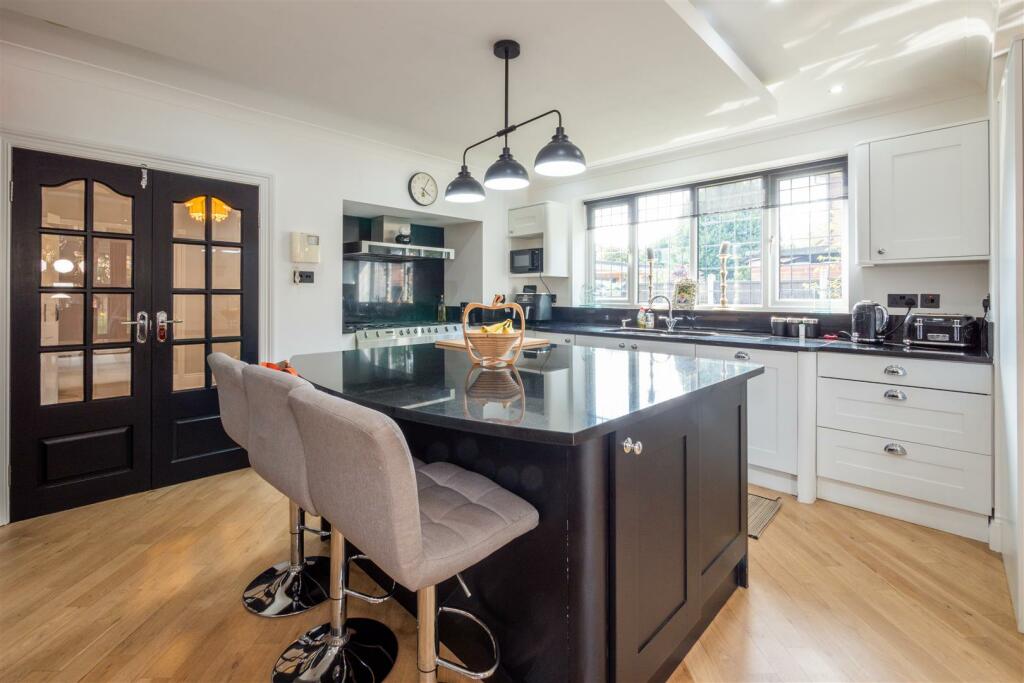 Kitchen Area.jpg