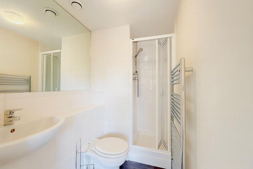 Room 1 with en-suite bathroomjpeg