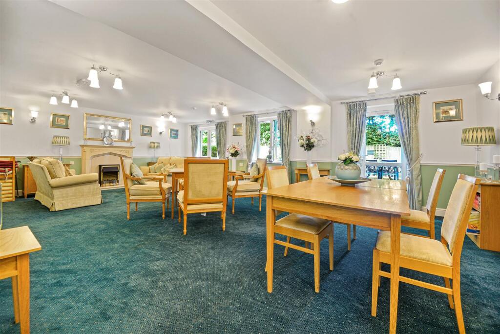 Communal lounge.JPG
