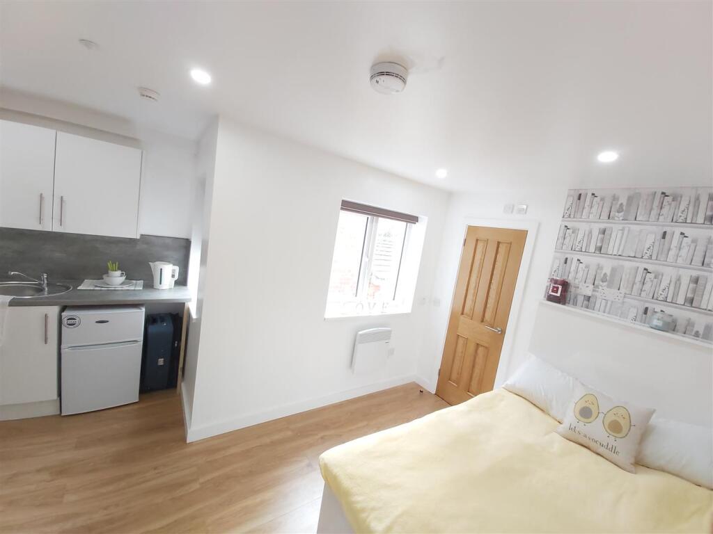 Living Area 3