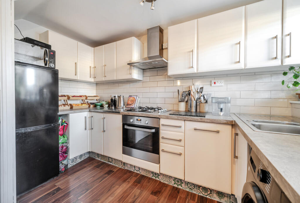 1389155-7-6945405...