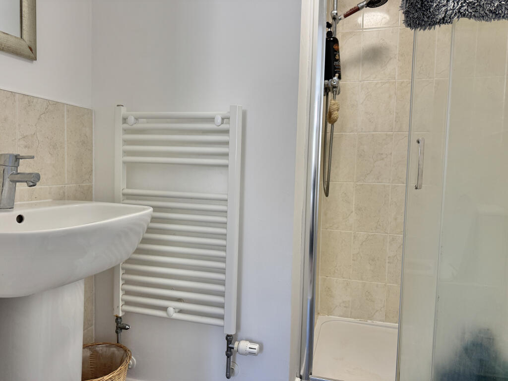 Ensuite to Bedroom One