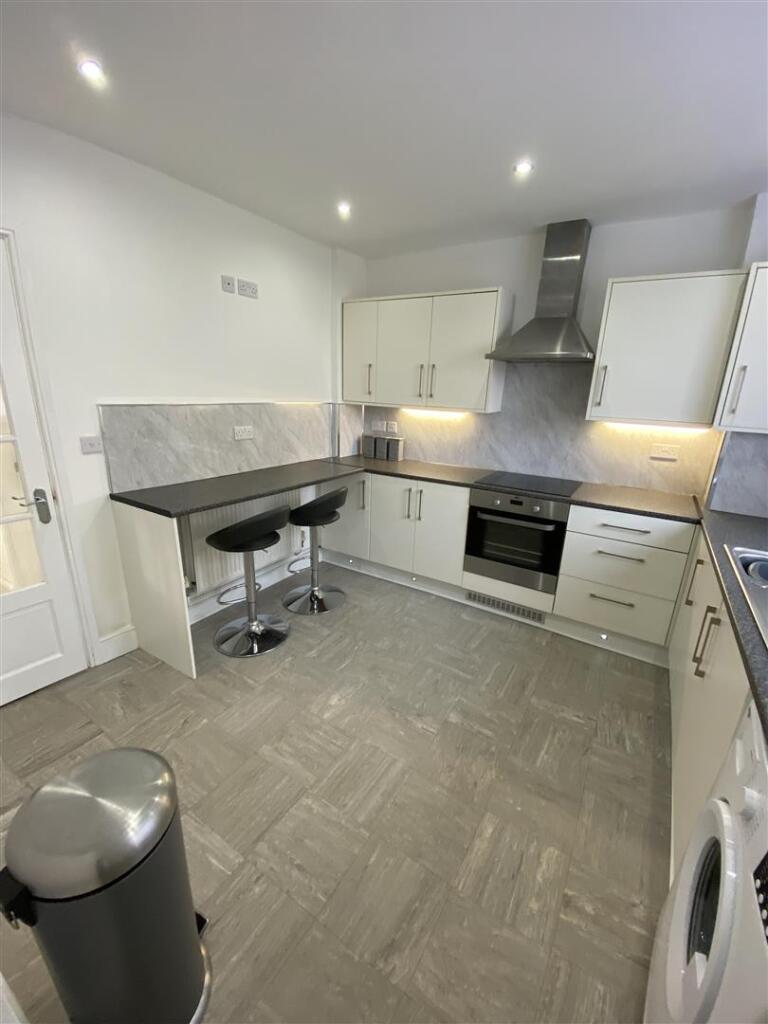 Kitchen: