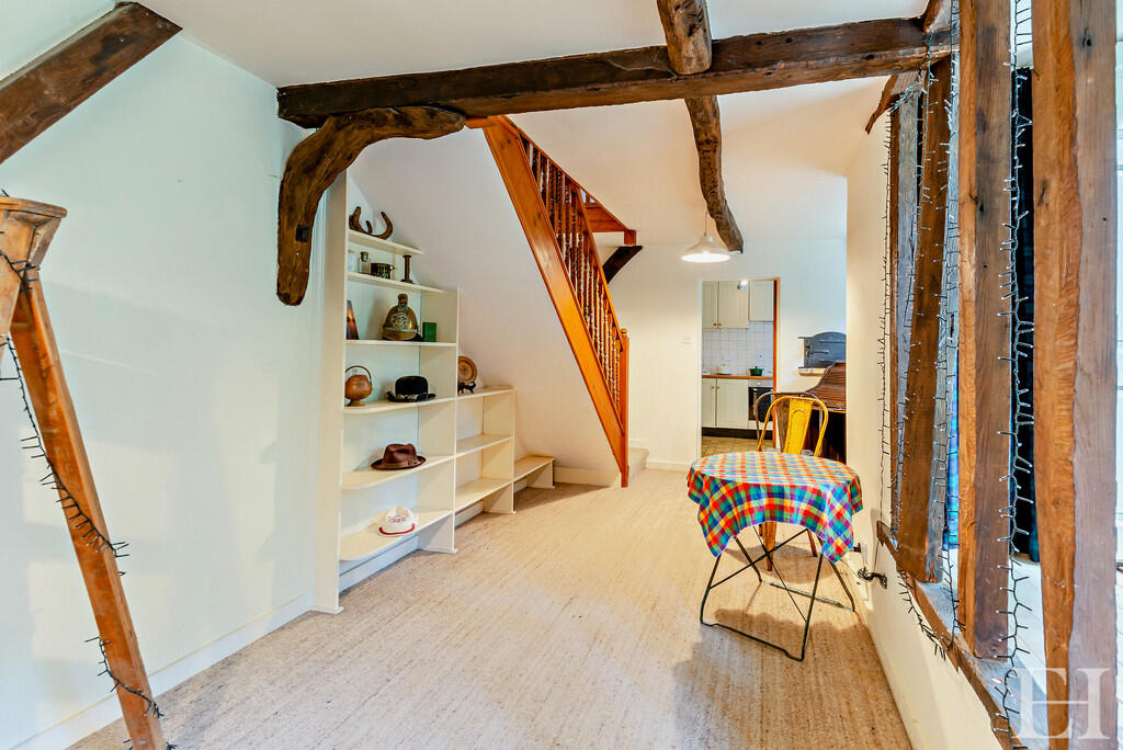 8608849-interiorW...